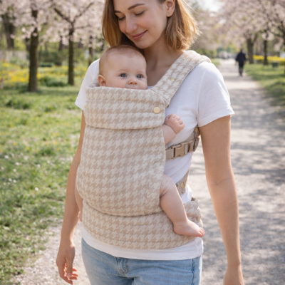 Porte-bebe-PhysioPort-beige-motifs-maman-bebe-parc-position-face-maman